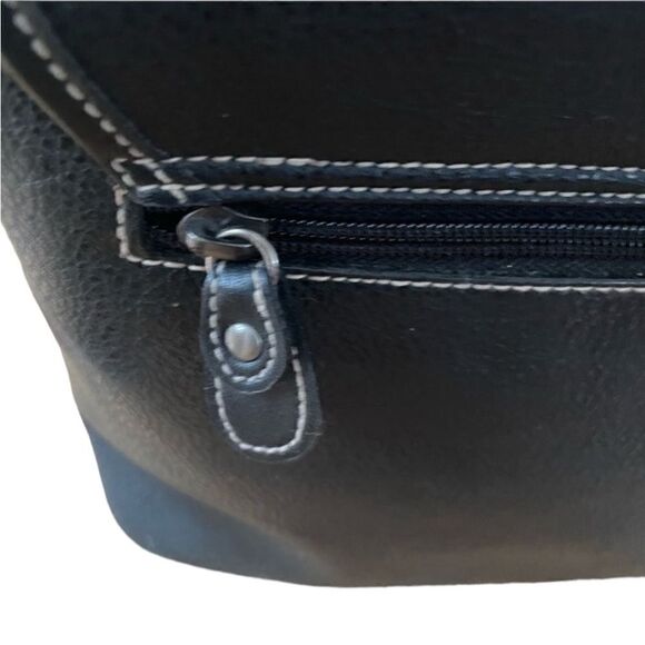 Gap black crossbody purse with matching wallet - Picture 5 of 9